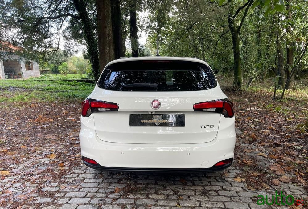 2018' Fiat Tipo Station Wagon photo #6