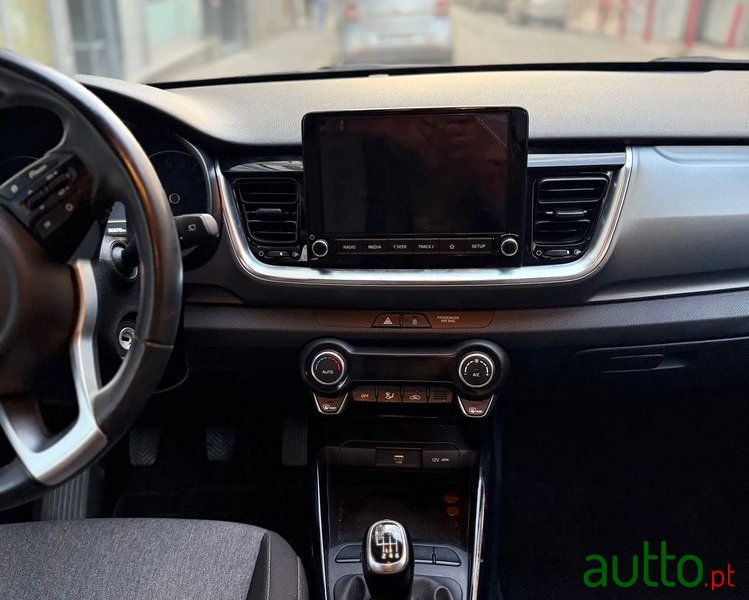 2022' Kia Stonic 1.0 T-Gdi Wave photo #4