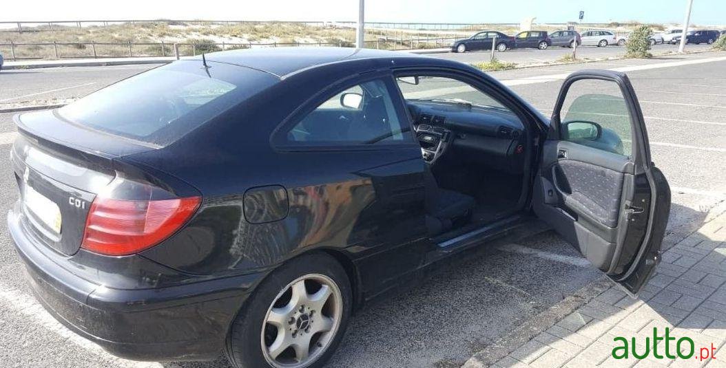 2002' Mercedes-Benz C-220 photo #3