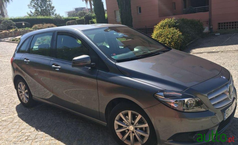 2014' Mercedes-Benz B-180 photo #2