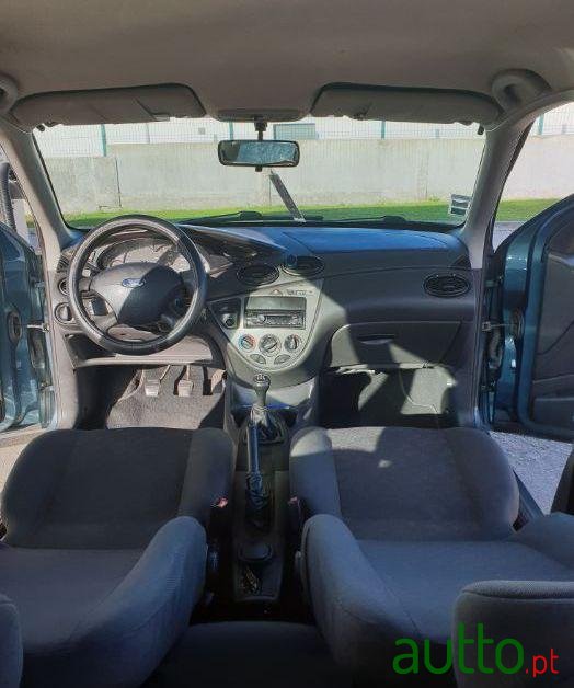 2003' Ford Focus Sw photo #1