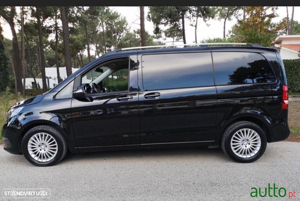 2015' Mercedes-Benz V 220 photo #1