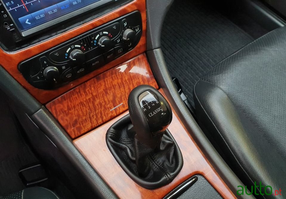 2003' Mercedes-Benz C-200 photo #5