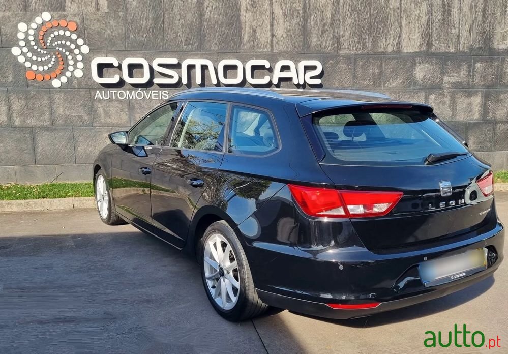 2015' SEAT Leon St photo #2