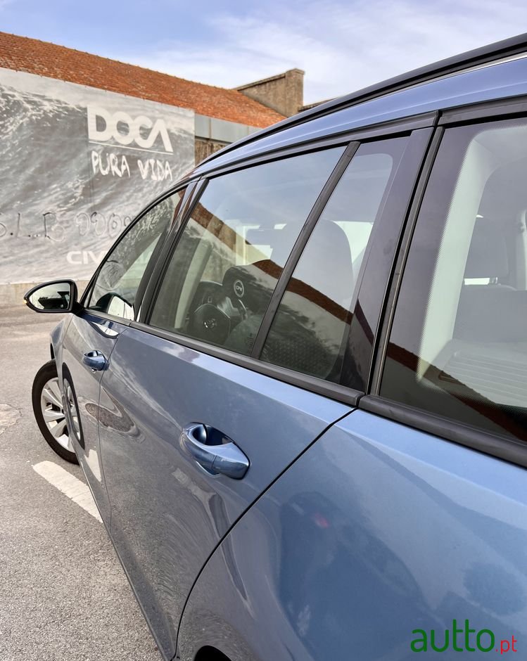 2016' Volkswagen Golf Variant photo #4