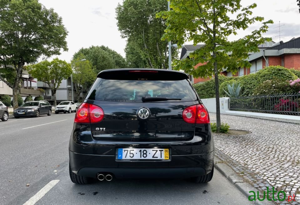 2005' Volkswagen Golf photo #5