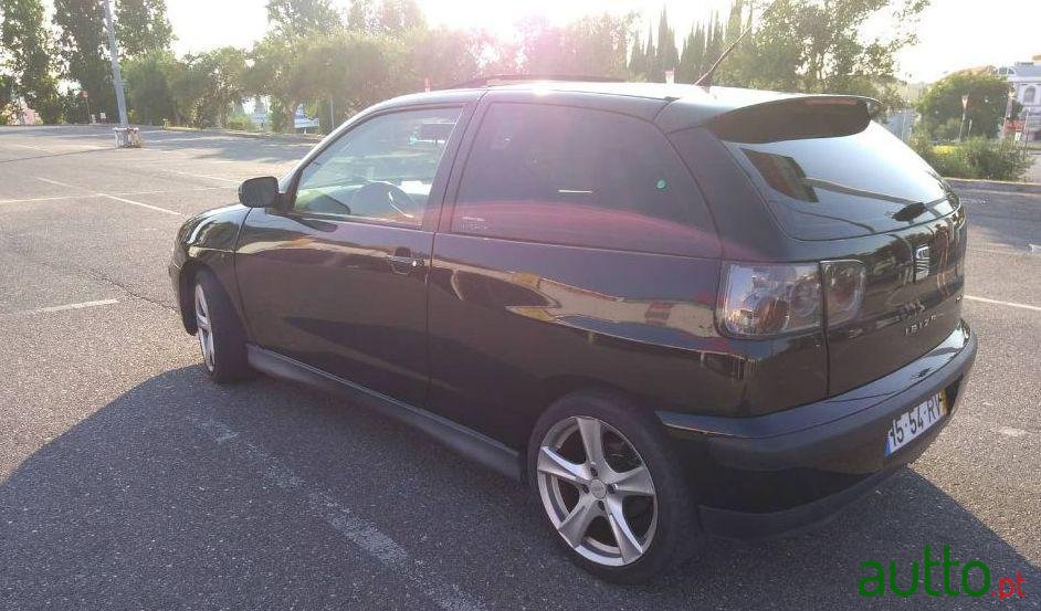 2001' SEAT Ibiza photo #1