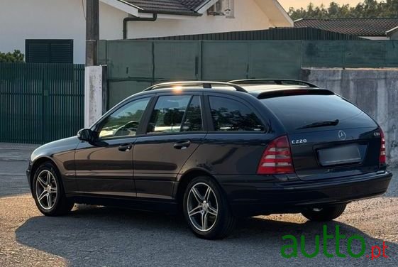 2002' Mercedes-Benz Classe C T Cdi Classic photo #1