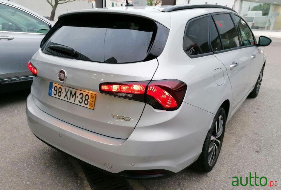 2019' Fiat Tipo Station Wagon photo #1