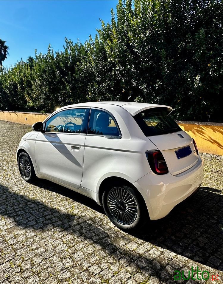 2022' Fiat 500e Icon photo #4