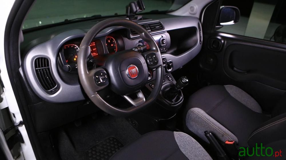 2020' Fiat Panda photo #6