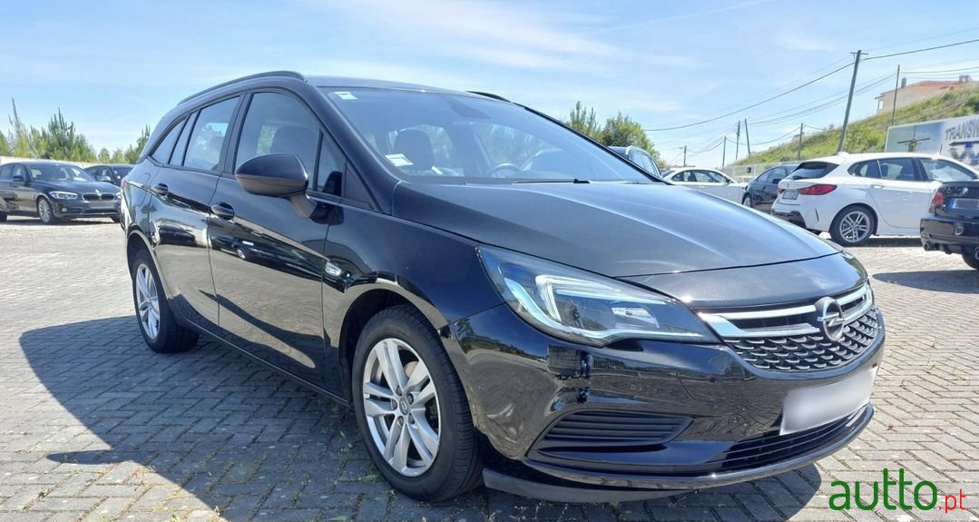 2018' Opel Astra Sports Tourer photo #3