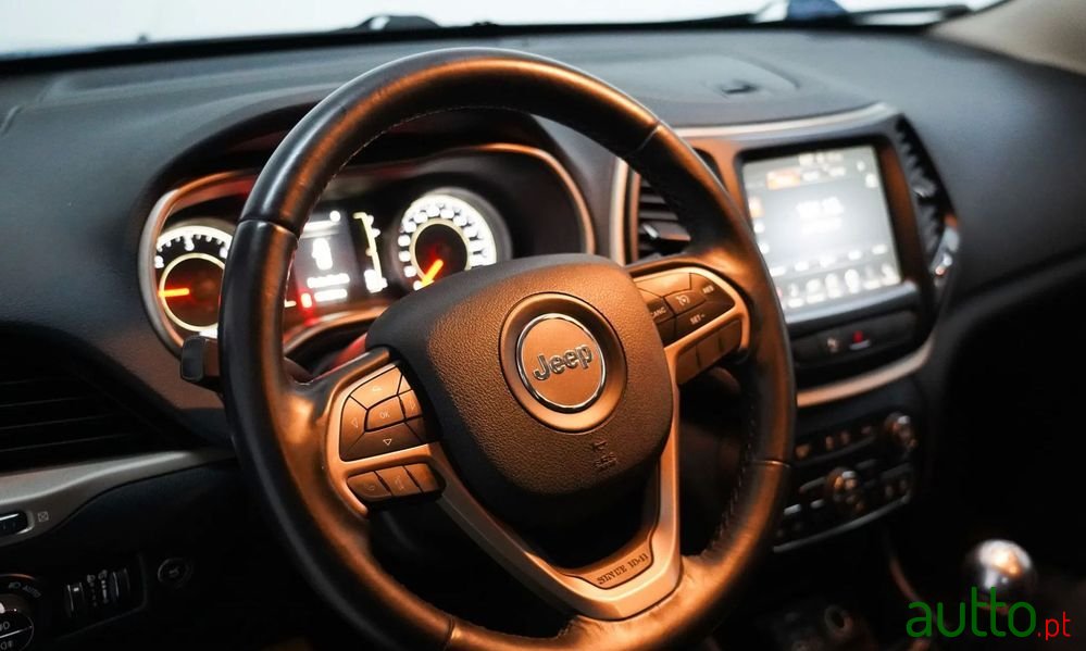 2014' Jeep Cherokee photo #5