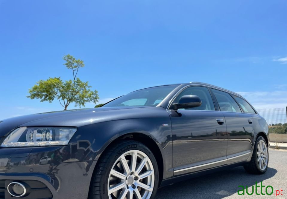 2011' Audi A6 Avant photo #1