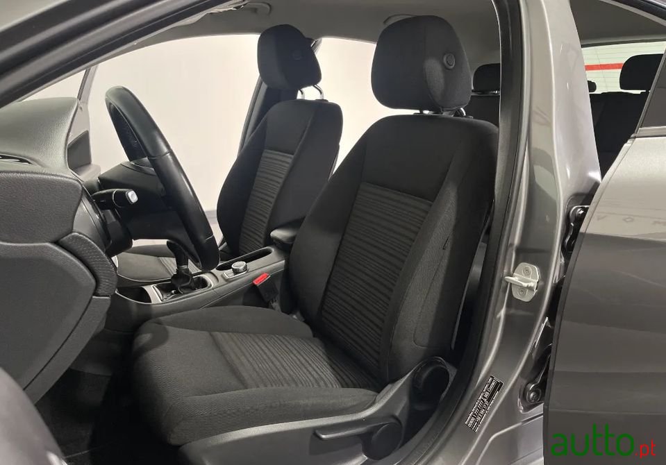 2015' Mercedes-Benz A-180 photo #6