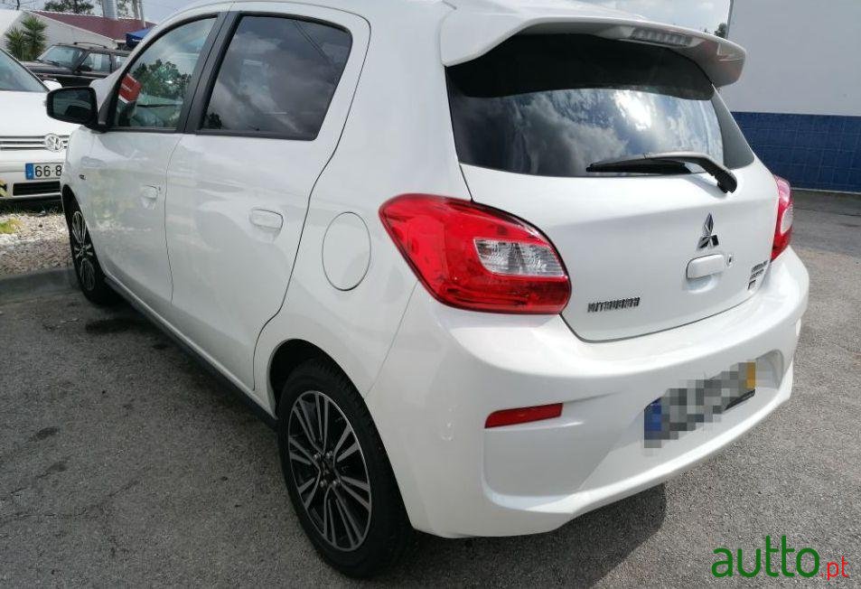 2018' Mitsubishi Space Star photo #2