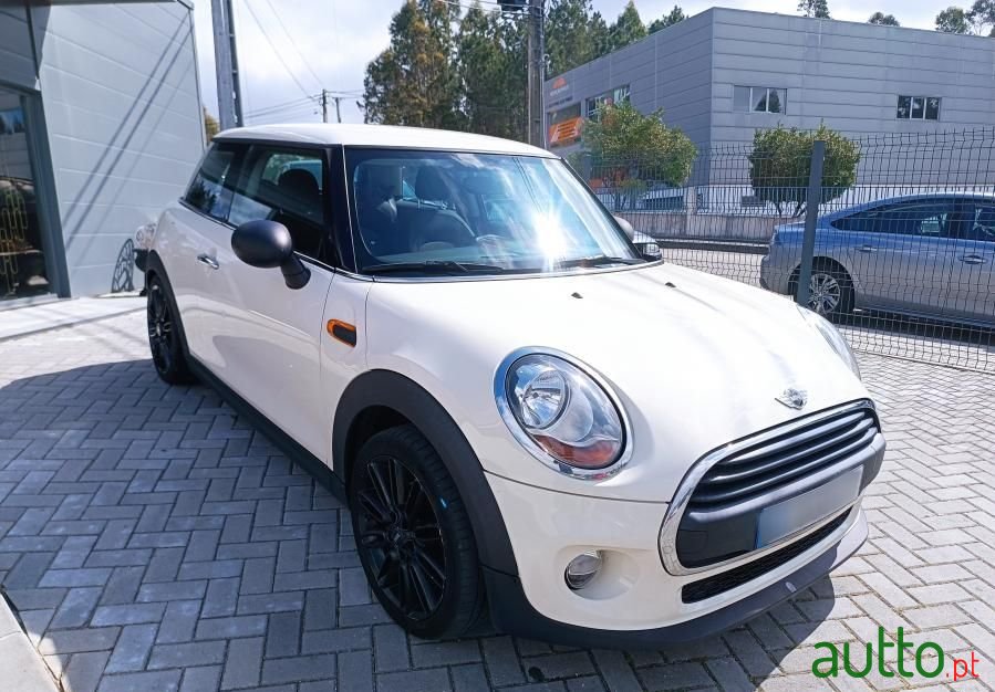 2015' MINI One D 3 Portas photo #4