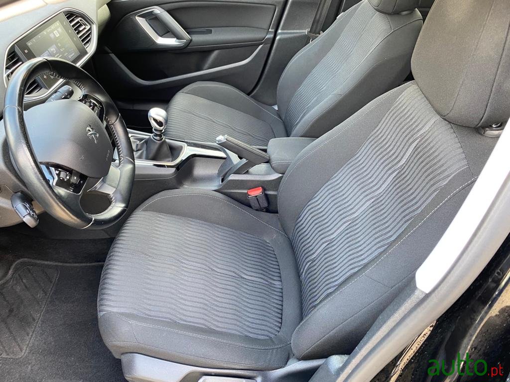 2016' Peugeot 308 1.6 HDI photo #6