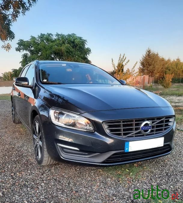 2016' Volvo V60 photo #1