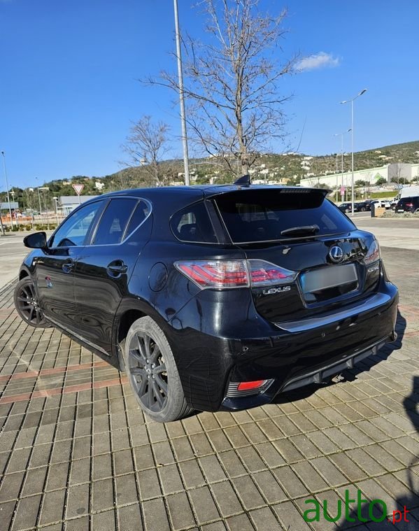 2015' Lexus CT 200h Sport Edition photo #2