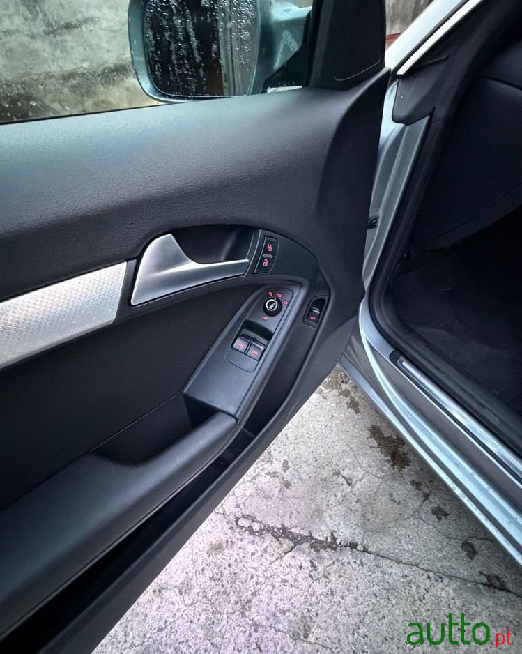 2009' Audi A5 2.0 Tdi photo #5