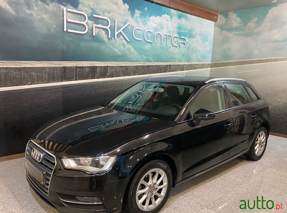 2013' Audi A3 Sportback photo #1