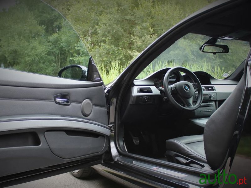 2008' BMW 320 D Coupe photo #6