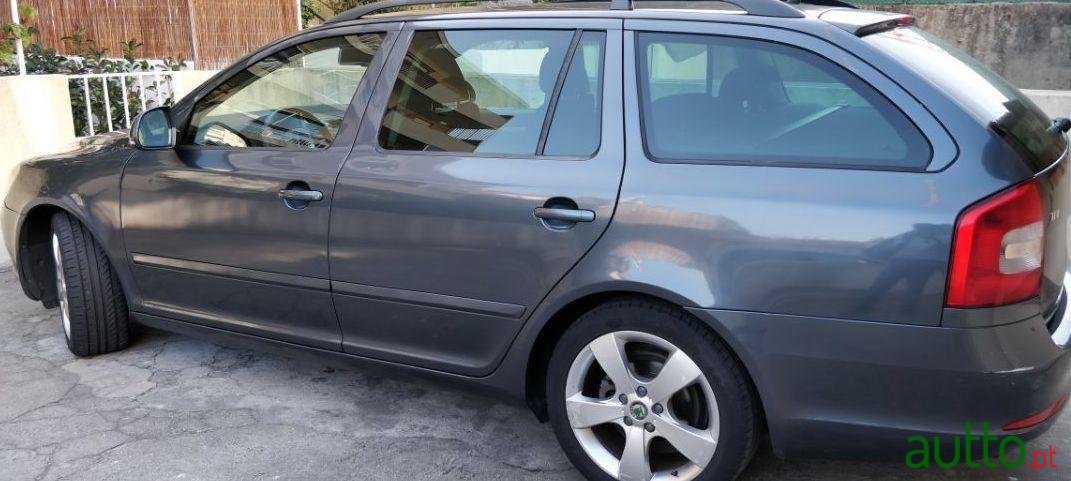 2010' Skoda Octavia Break photo #3