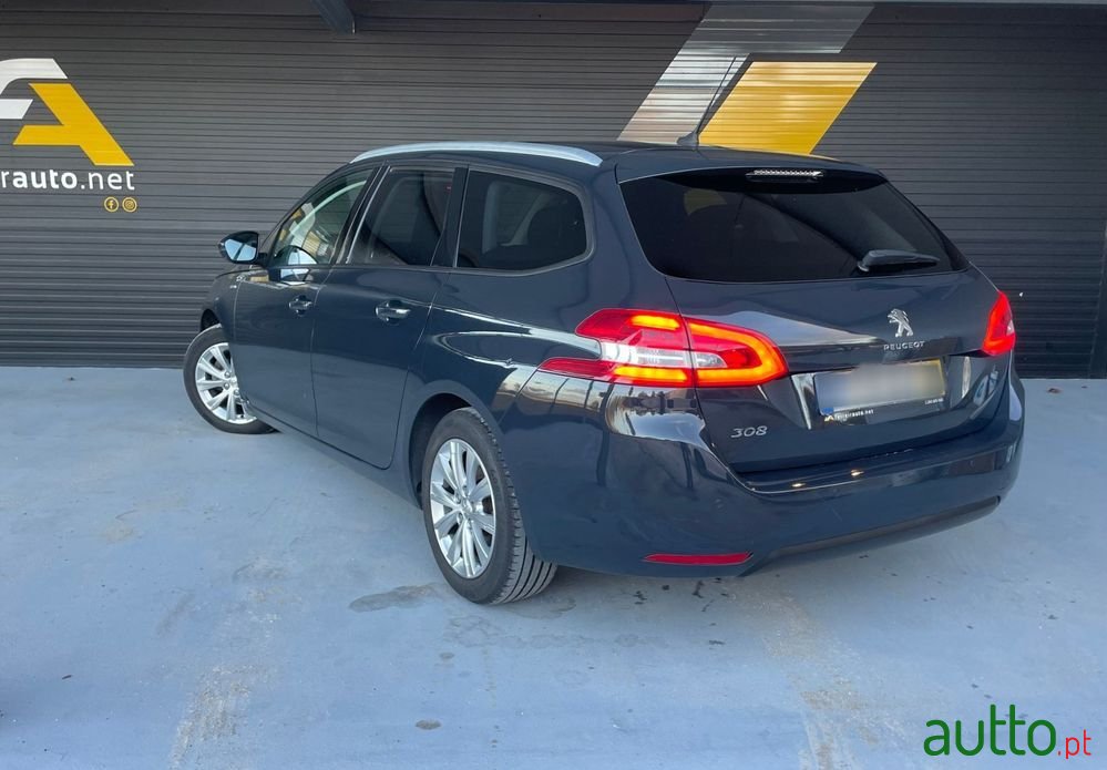 2019' Peugeot 308 Sw photo #2
