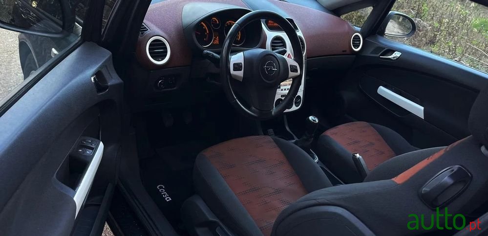 2012' Opel Corsa photo #6