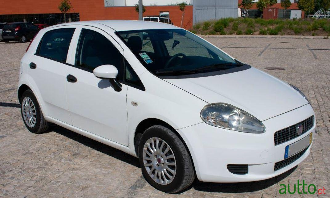 2008' Fiat Grande Punto photo #2