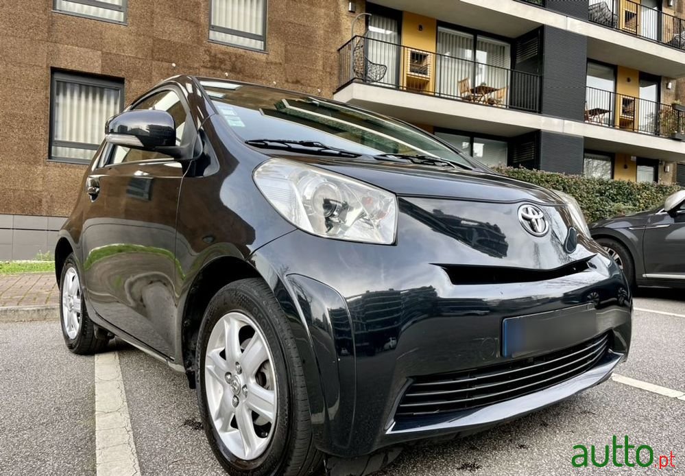 2009' Toyota iQ 1.4 D-4D photo #3