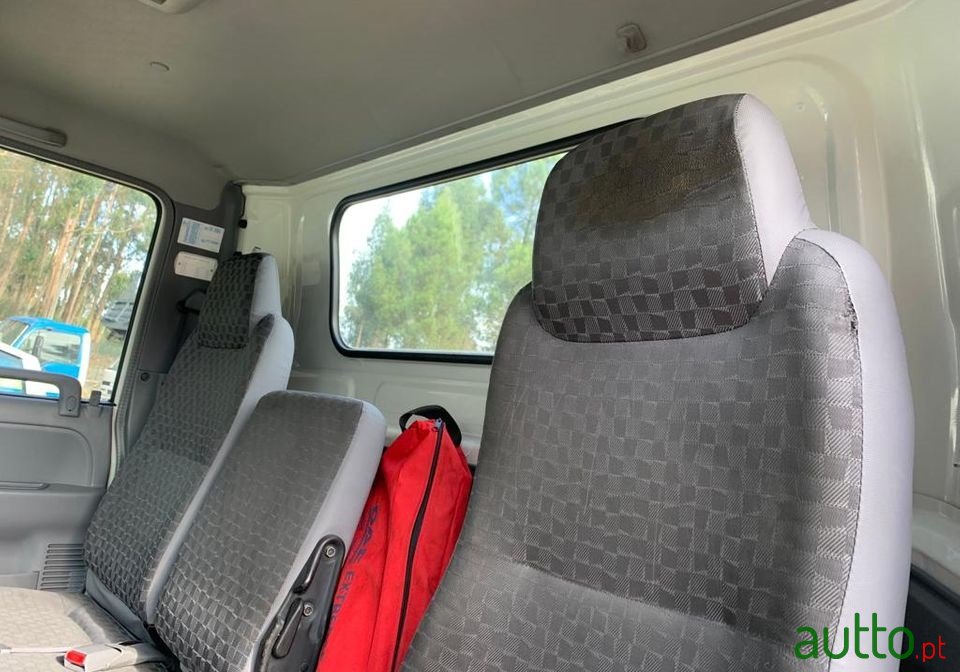 2010' Isuzu i-Series photo #5