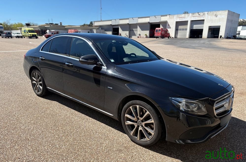 2017' Mercedes-Benz Classe E E Exclusive photo #3