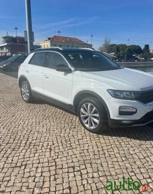 2018' Volkswagen T-Roc photo #2