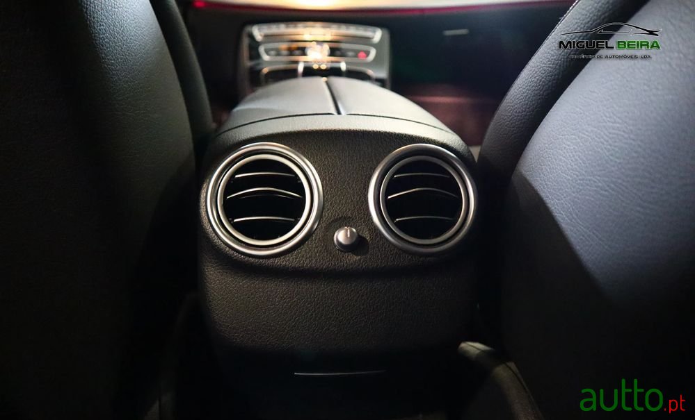 2019' Mercedes-Benz E 300 De Avantgarde photo #5