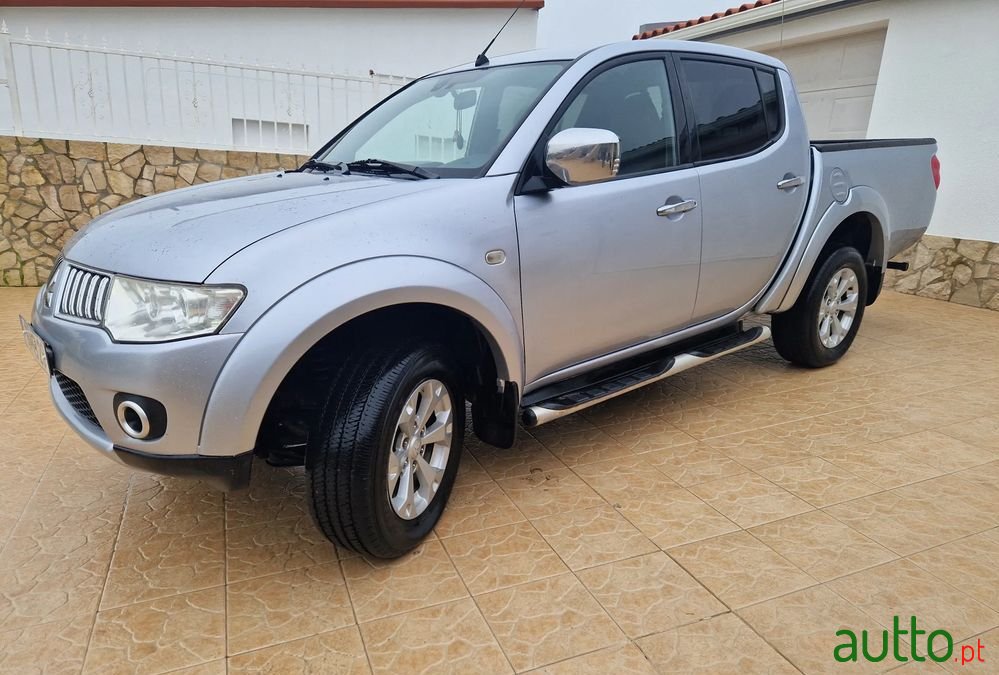 2011' Mitsubishi L200 photo #5