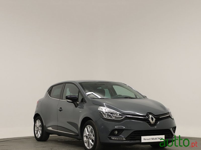 2019' Renault Clio photo #1