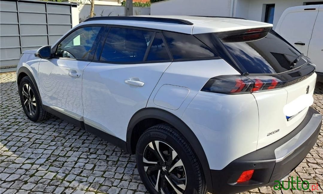 2021' Peugeot 2008 photo #5