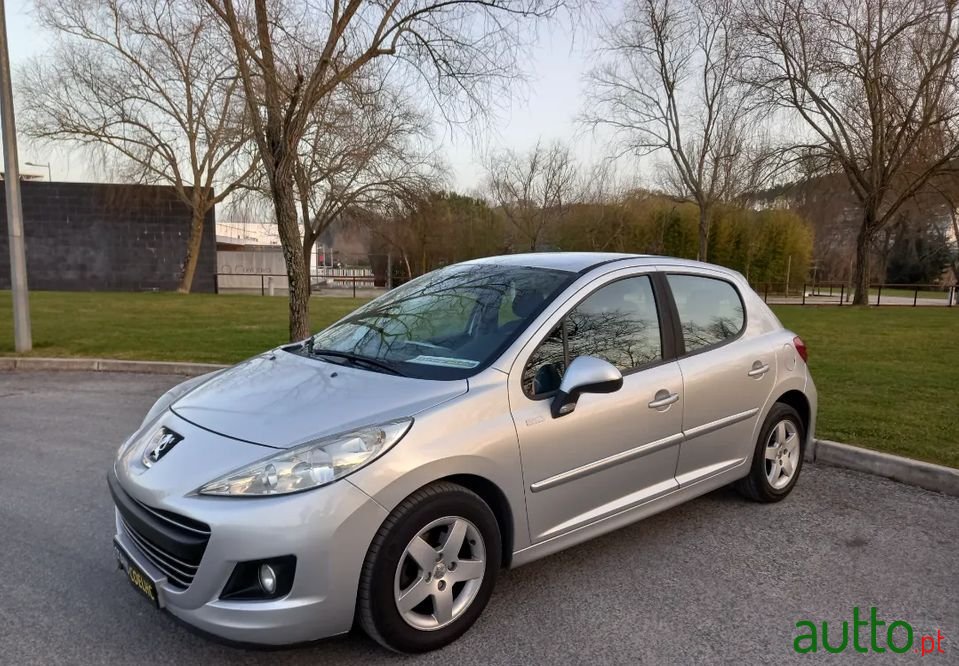 2010' Peugeot 207 photo #1