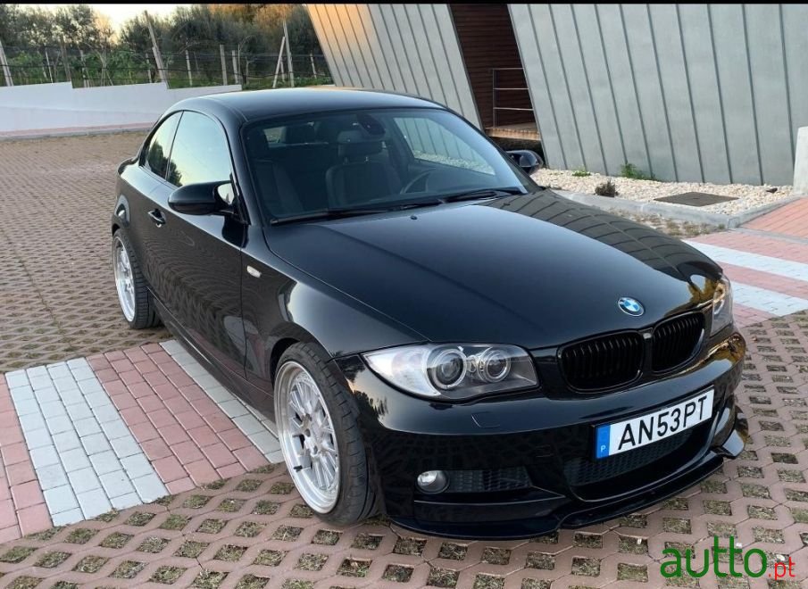2009' BMW 120 photo #2