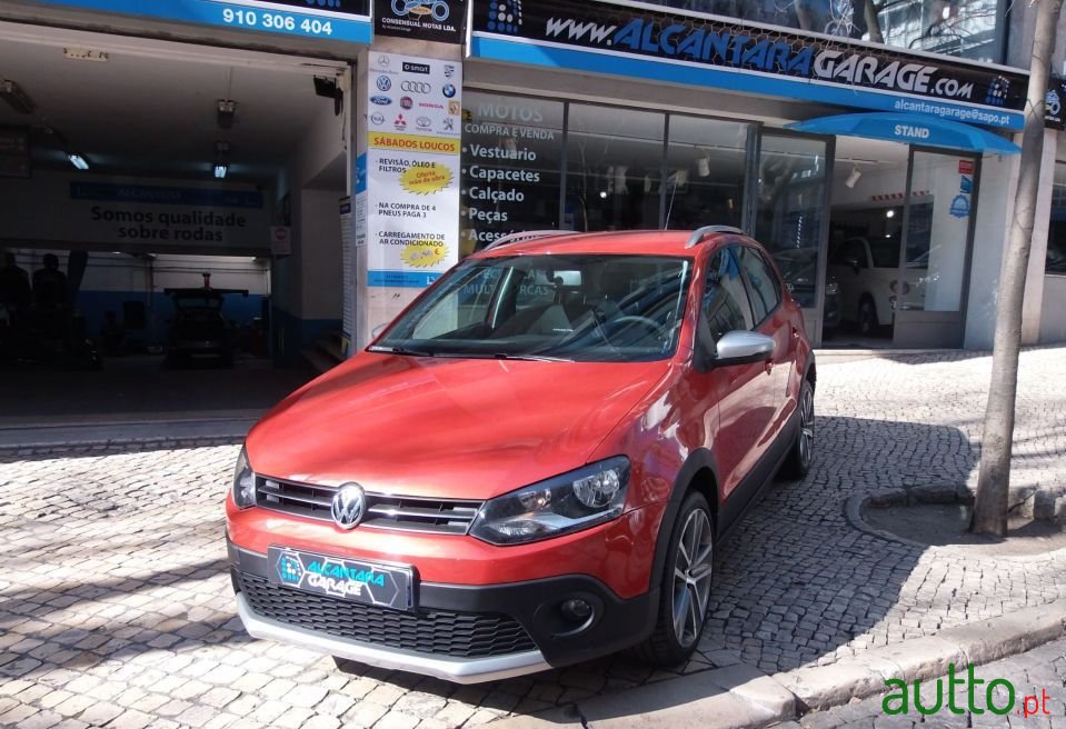 2010' Volkswagen Polo photo #2