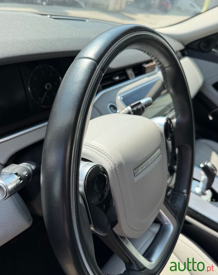2019' Land Rover Range Rover Evoque photo #4