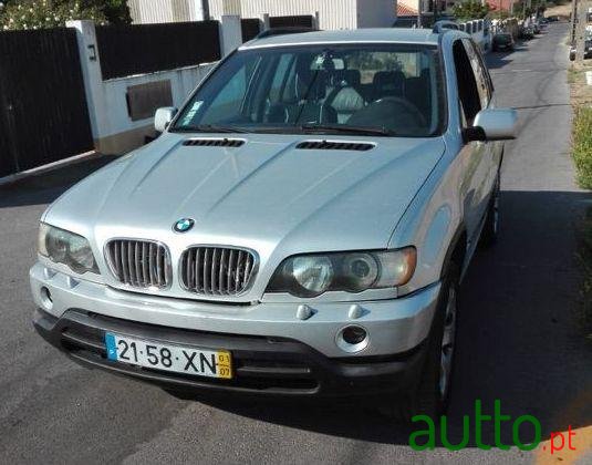 2001' BMW X5 4.4 photo #1