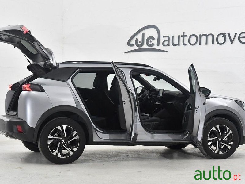 2023' Peugeot 2008 photo #6