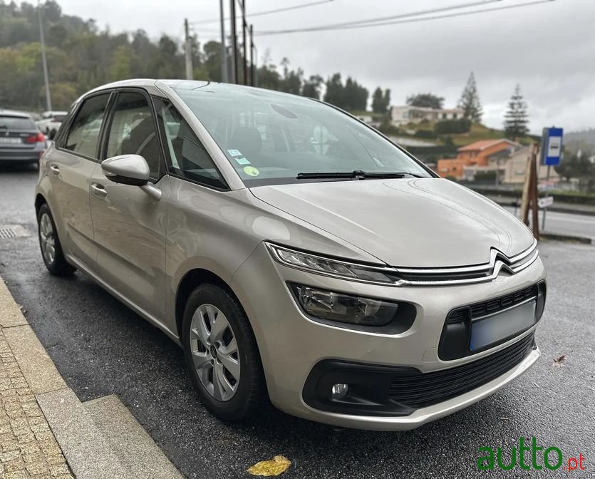2018' Citroen C4 Picasso photo #1