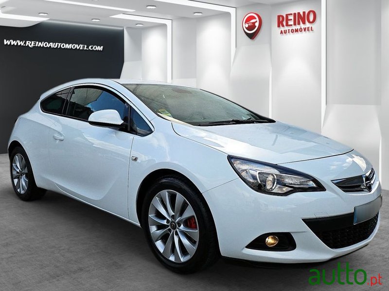 2012' Opel Astra Gtc 1.4 T S/S photo #3