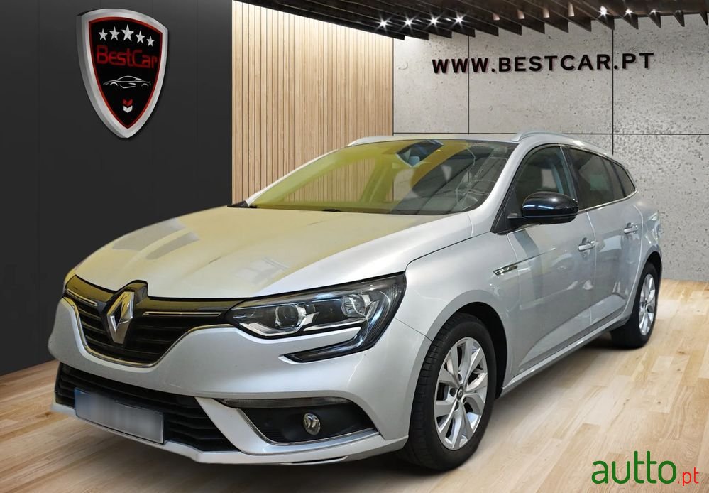 2019' Renault Megane photo #1