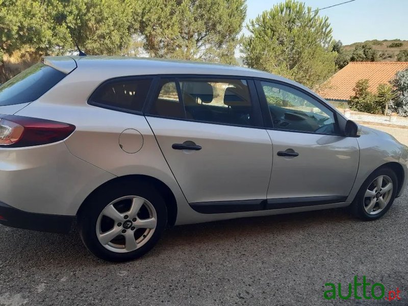 2011' Renault Megane Break photo #4