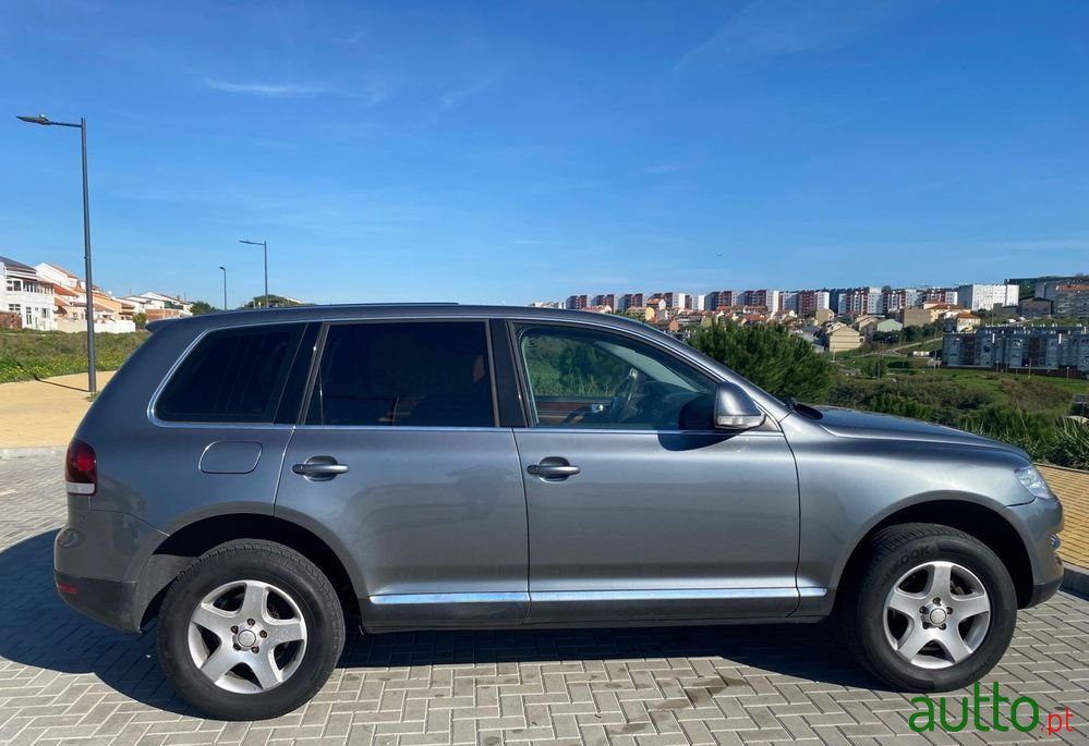 2006' Volkswagen Touareg photo #4